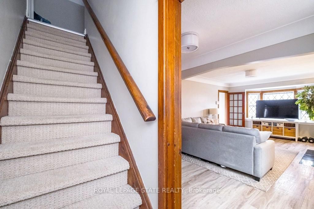 









143


Huxley

Avenue South,
Hamilton,




ON
L8K 2P9

