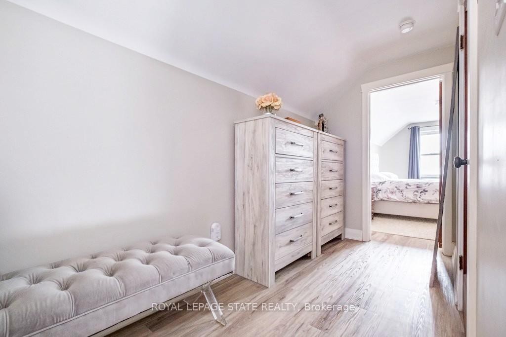 









143


Huxley

Avenue South,
Hamilton,




ON
L8K 2P9

