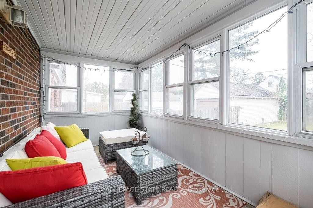 









143


Huxley

Avenue South,
Hamilton,




ON
L8K 2P9

