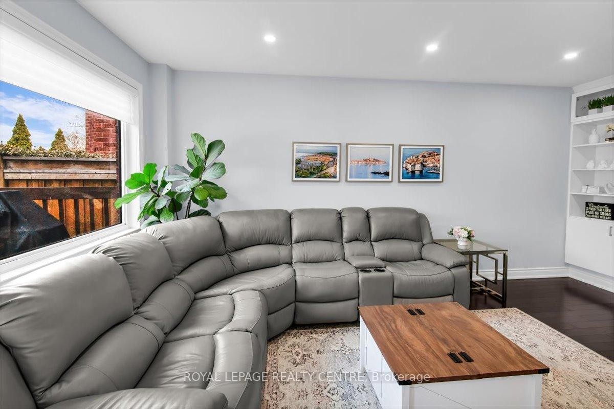 









3135


Orleans

Road,
Mississauga,




ON
L5L 5L4

