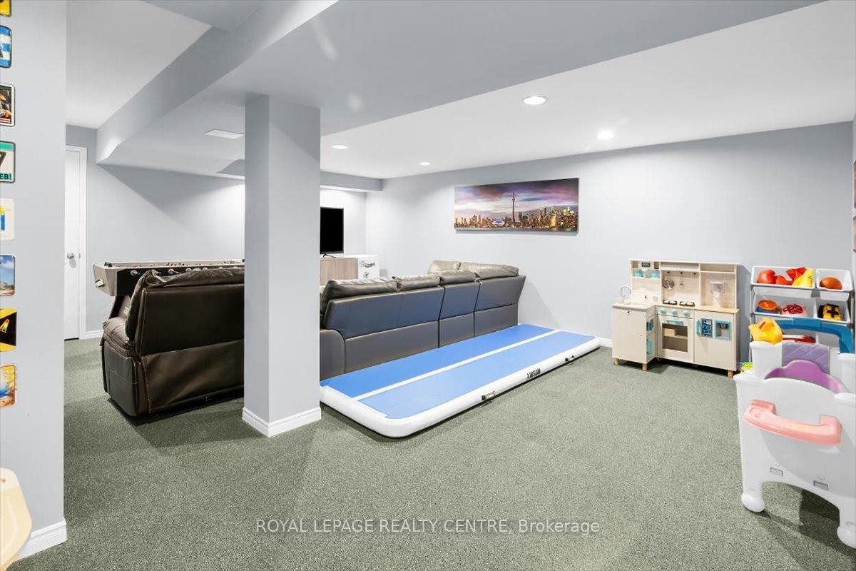 









3135


Orleans

Road,
Mississauga,




ON
L5L 5L4


