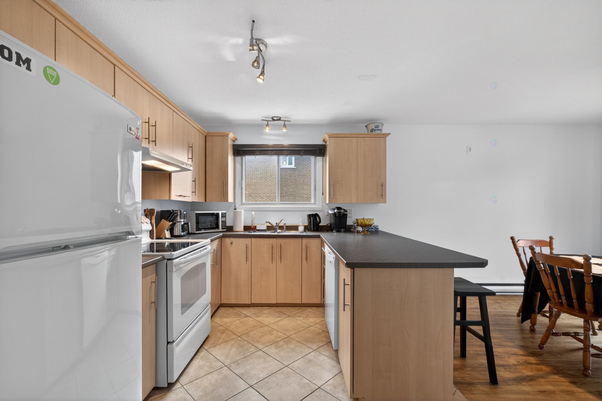 









2542


Rue Fisette

,
Sherbrooke (Les Nations),




QC
J1K1E3

