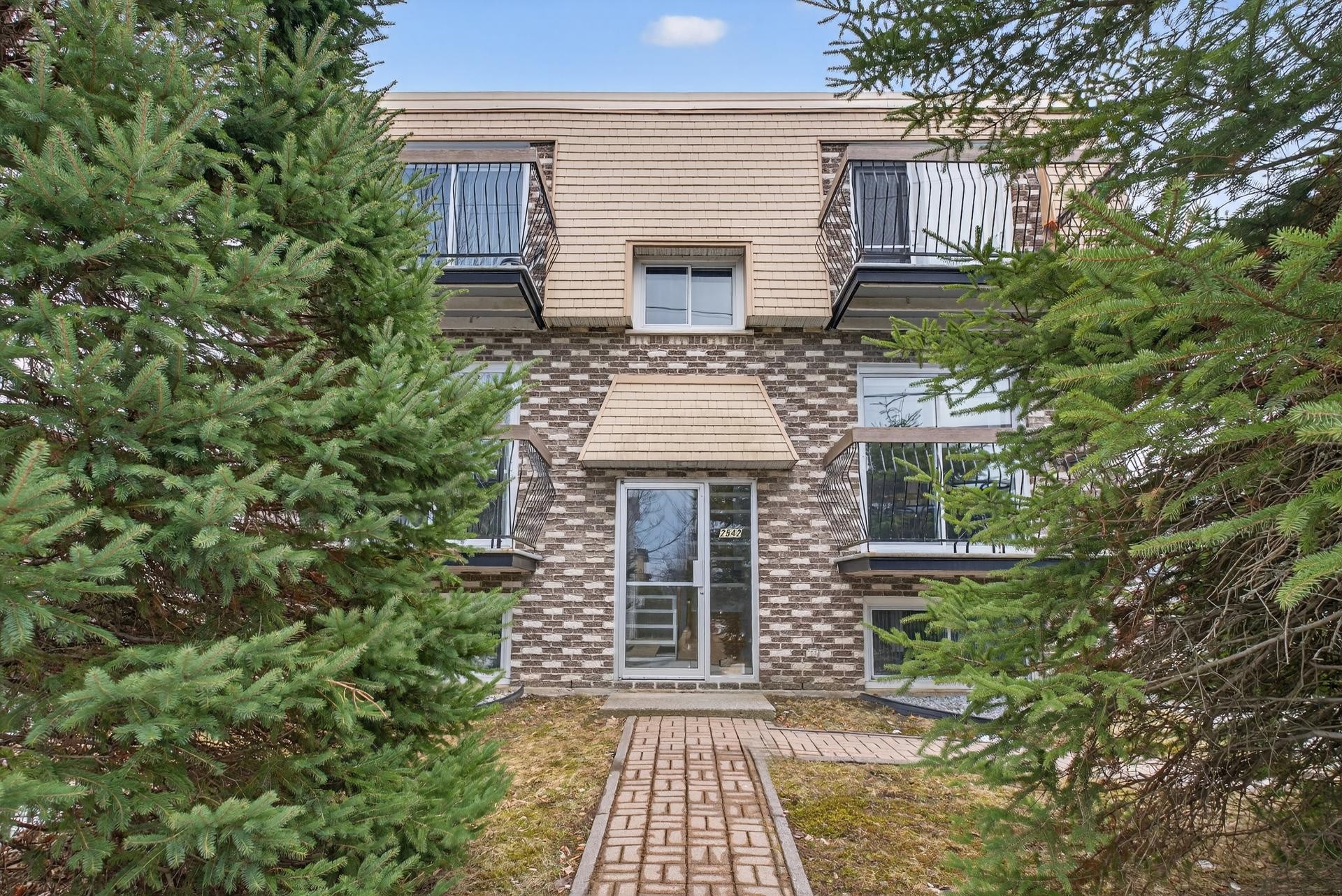 









2542


Rue Fisette

,
Sherbrooke (Les Nations),




QC
J1K1E3

