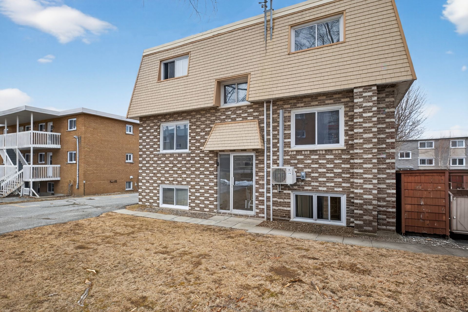 









2542


Rue Fisette

,
Sherbrooke (Les Nations),




QC
J1K1E3


