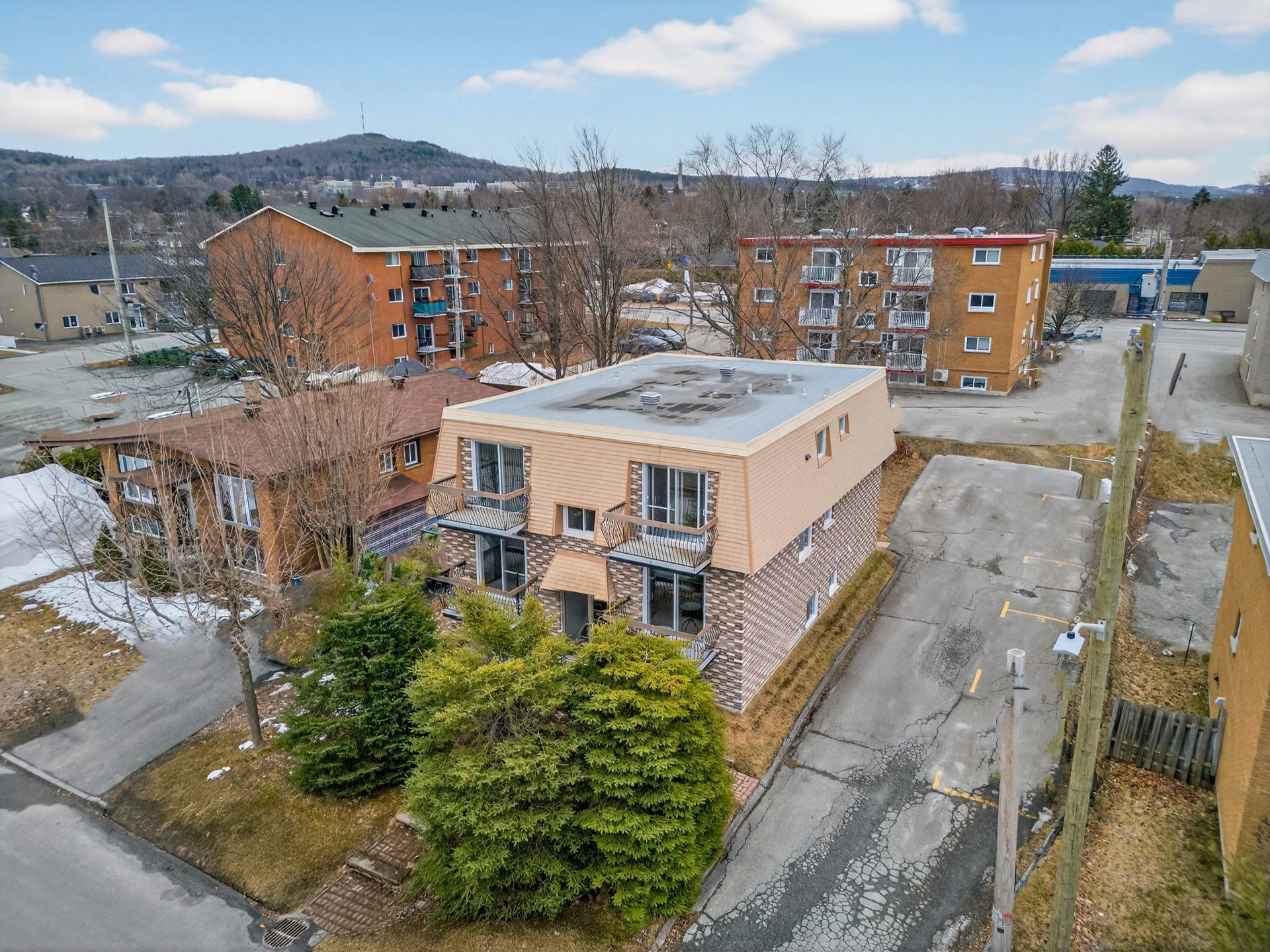 









2542


Rue Fisette

,
Sherbrooke (Les Nations),




QC
J1K1E3

