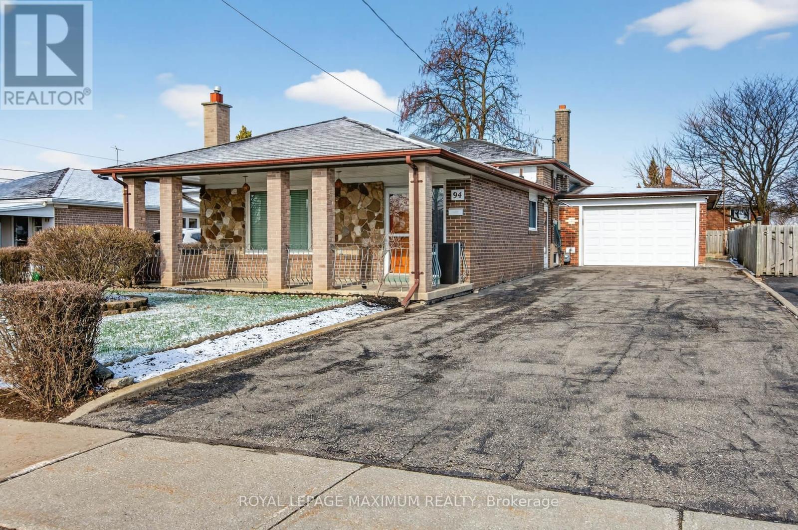 












94 GOLDSBORO ROAD

,
Toronto,




Ontario
M9L1A8

