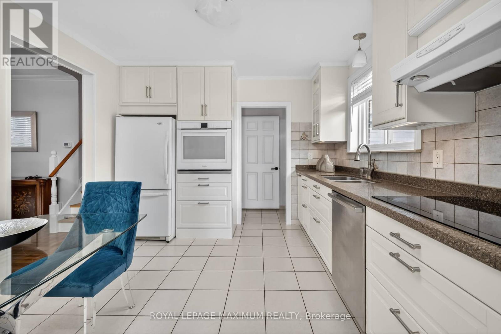 












94 GOLDSBORO ROAD

,
Toronto,




Ontario
M9L1A8

