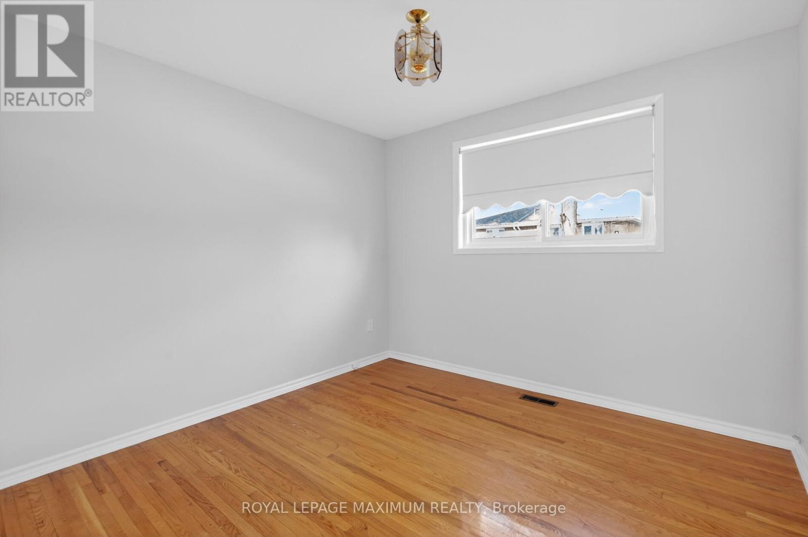 












94 GOLDSBORO ROAD

,
Toronto,




Ontario
M9L1A8

