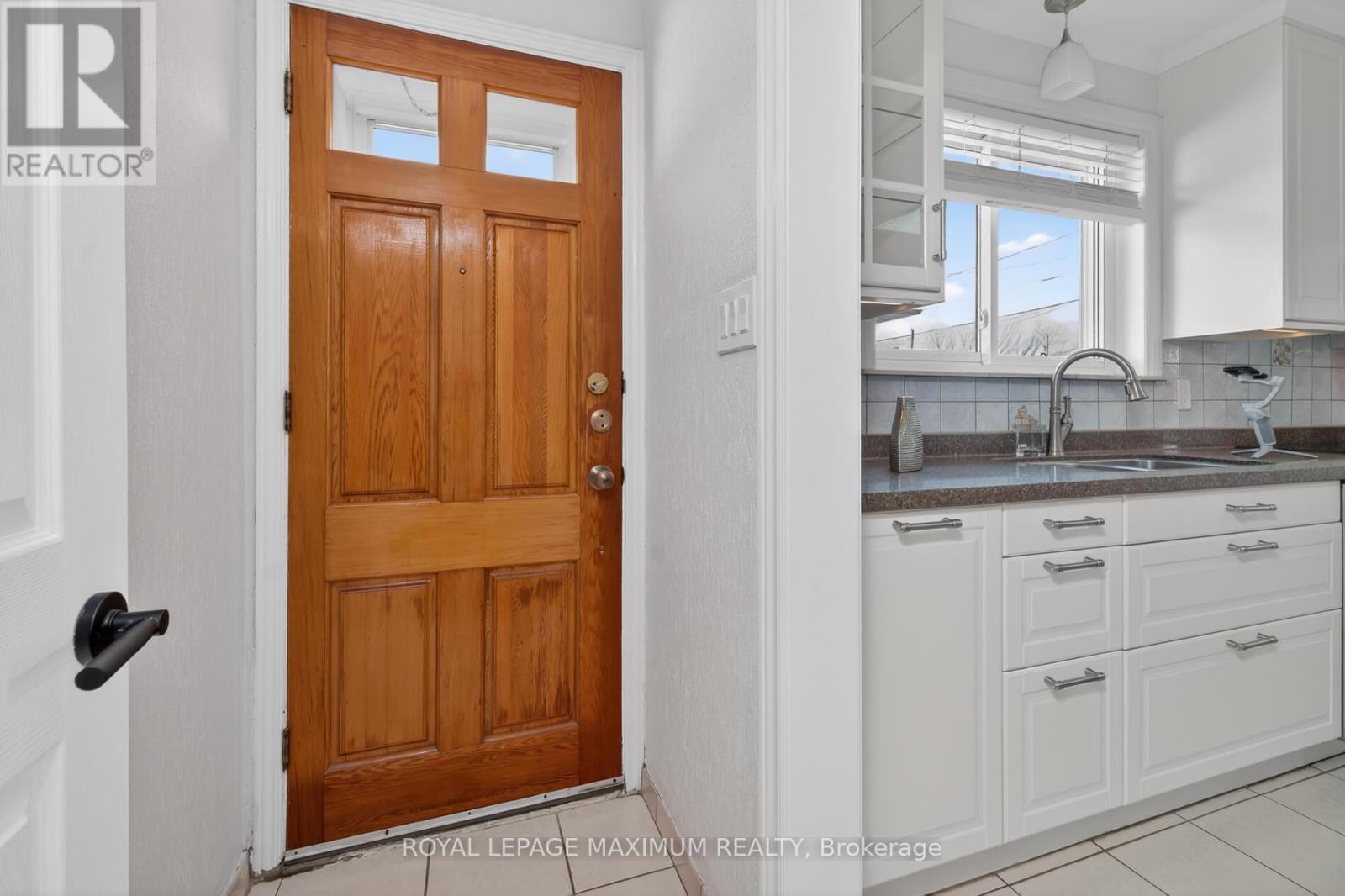 












94 GOLDSBORO ROAD

,
Toronto,




Ontario
M9L1A8

