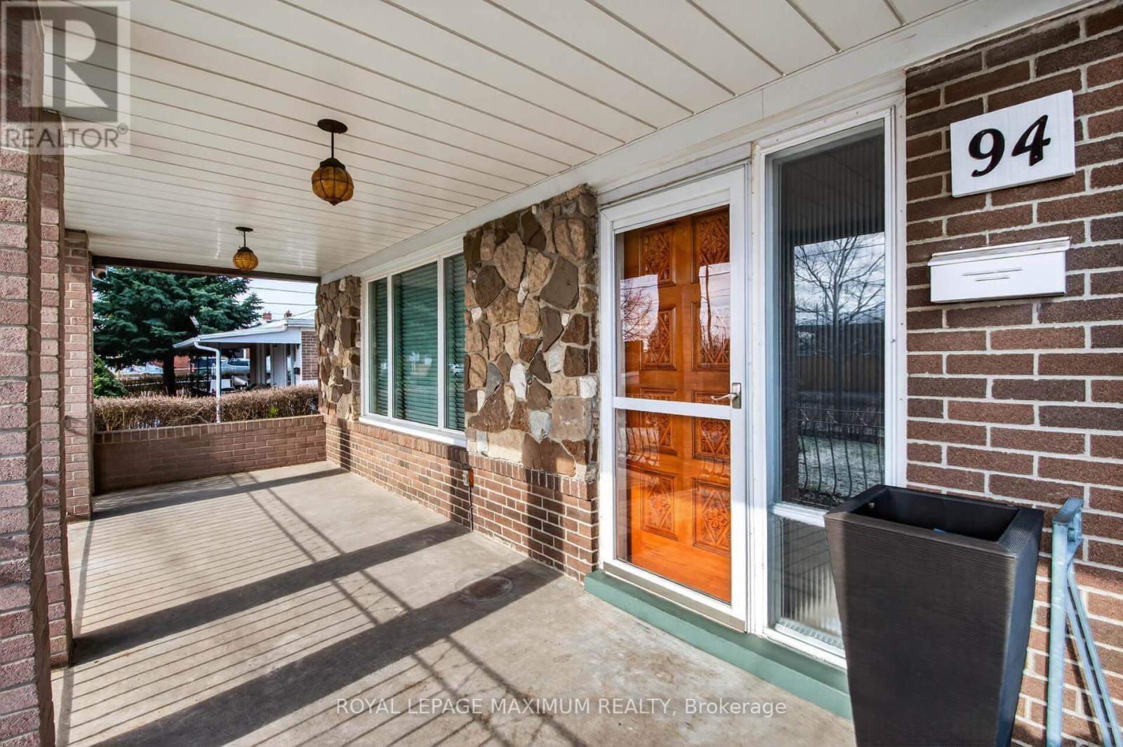 












94 GOLDSBORO ROAD

,
Toronto,




Ontario
M9L1A8

