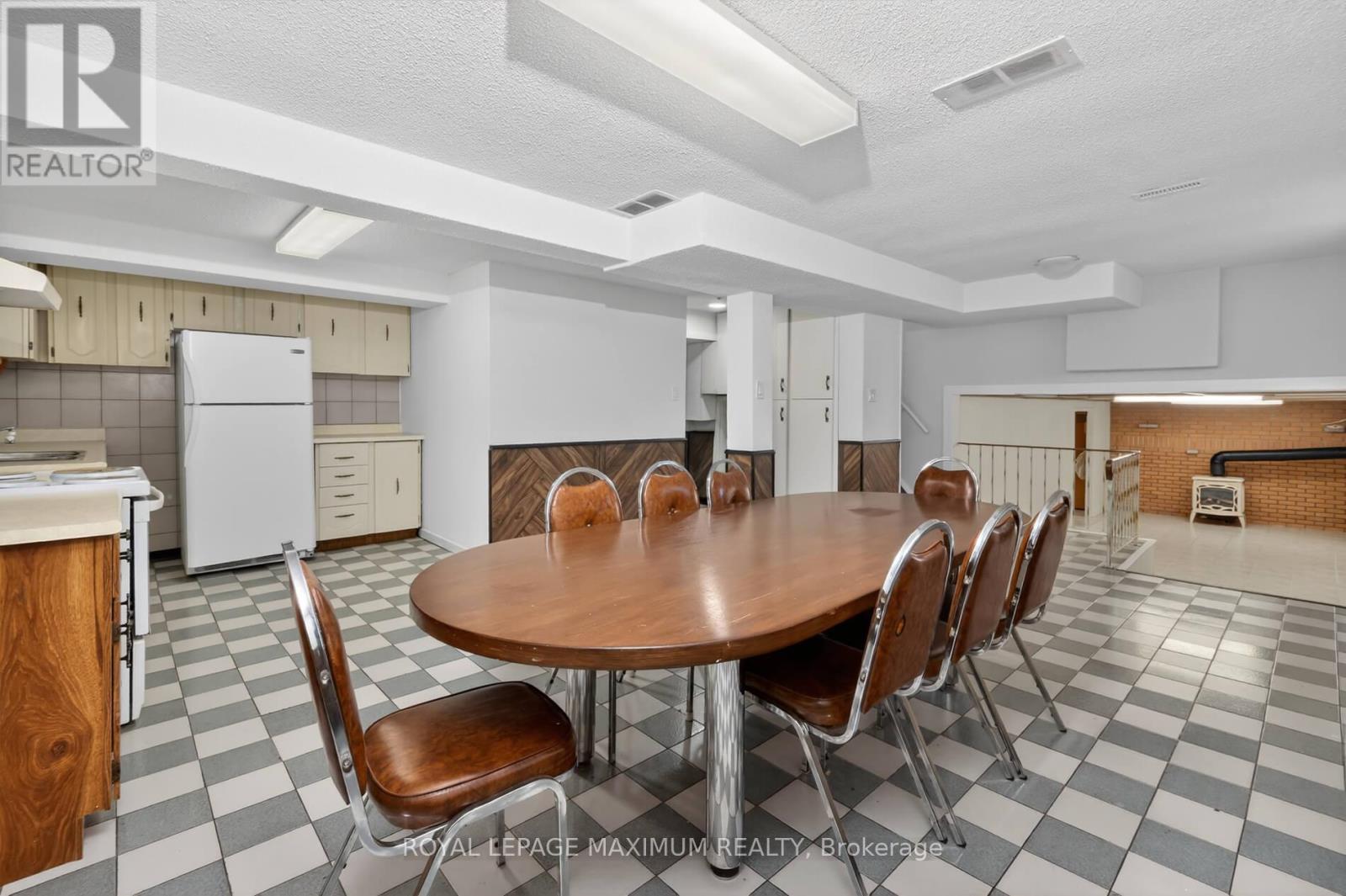 












94 GOLDSBORO ROAD

,
Toronto,




Ontario
M9L1A8

