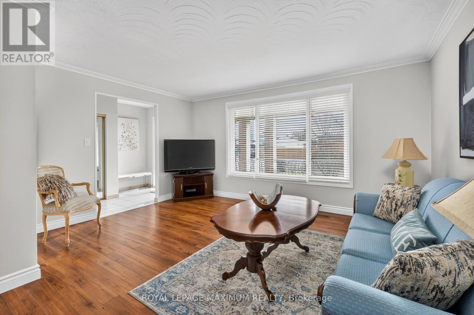 












94 GOLDSBORO ROAD

,
Toronto,




Ontario
M9L1A8

