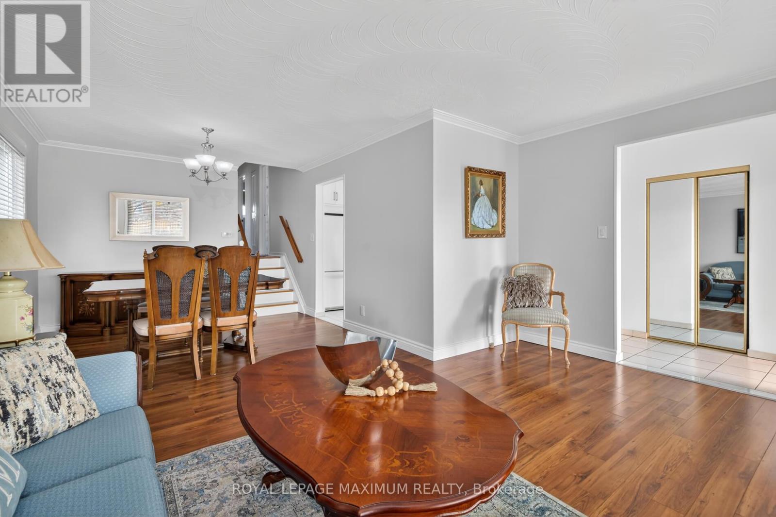 












94 GOLDSBORO ROAD

,
Toronto,




Ontario
M9L1A8

