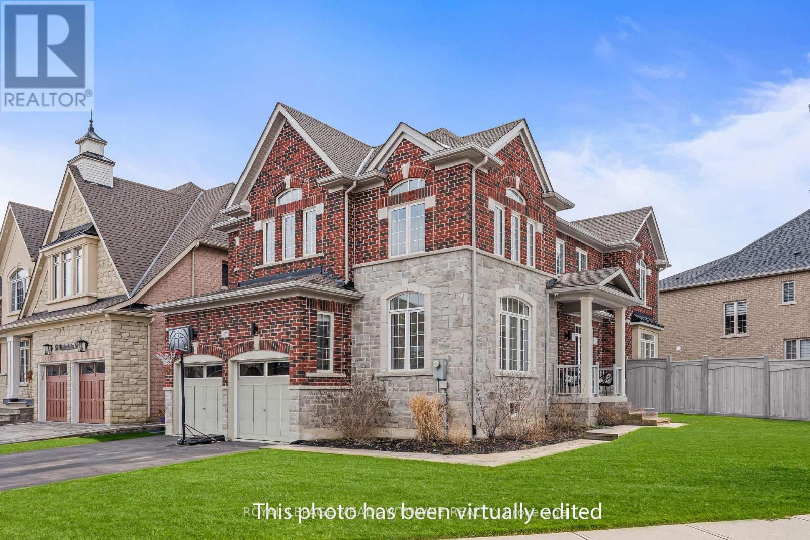 












67 HIDDEN LAKE TRAIL

,
Halton Hills,




Ontario
L7G0K6

