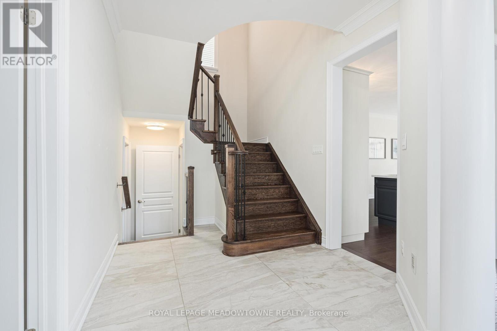












67 HIDDEN LAKE TRAIL

,
Halton Hills,




Ontario
L7G0K6

