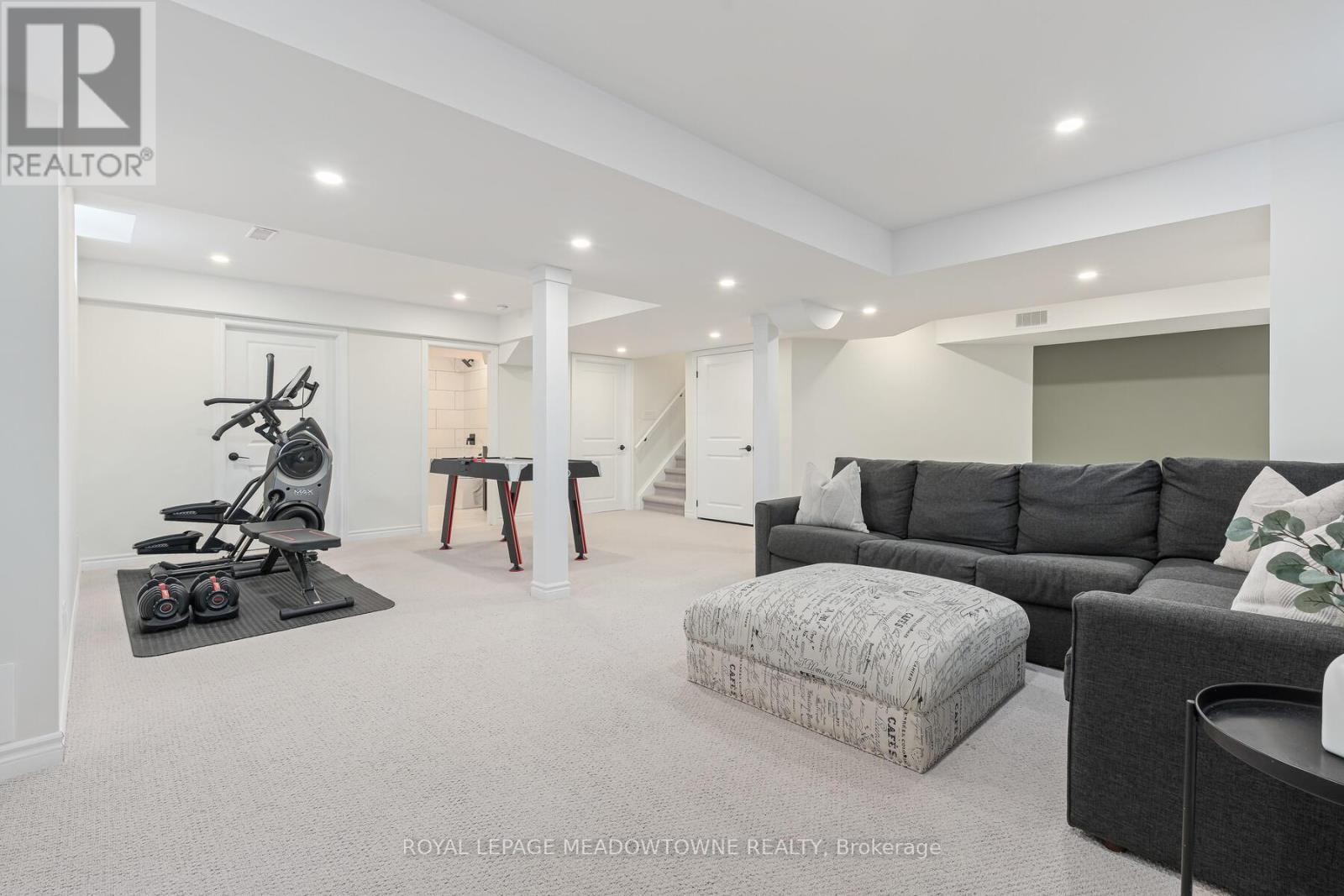 












67 HIDDEN LAKE TRAIL

,
Halton Hills,




Ontario
L7G0K6

