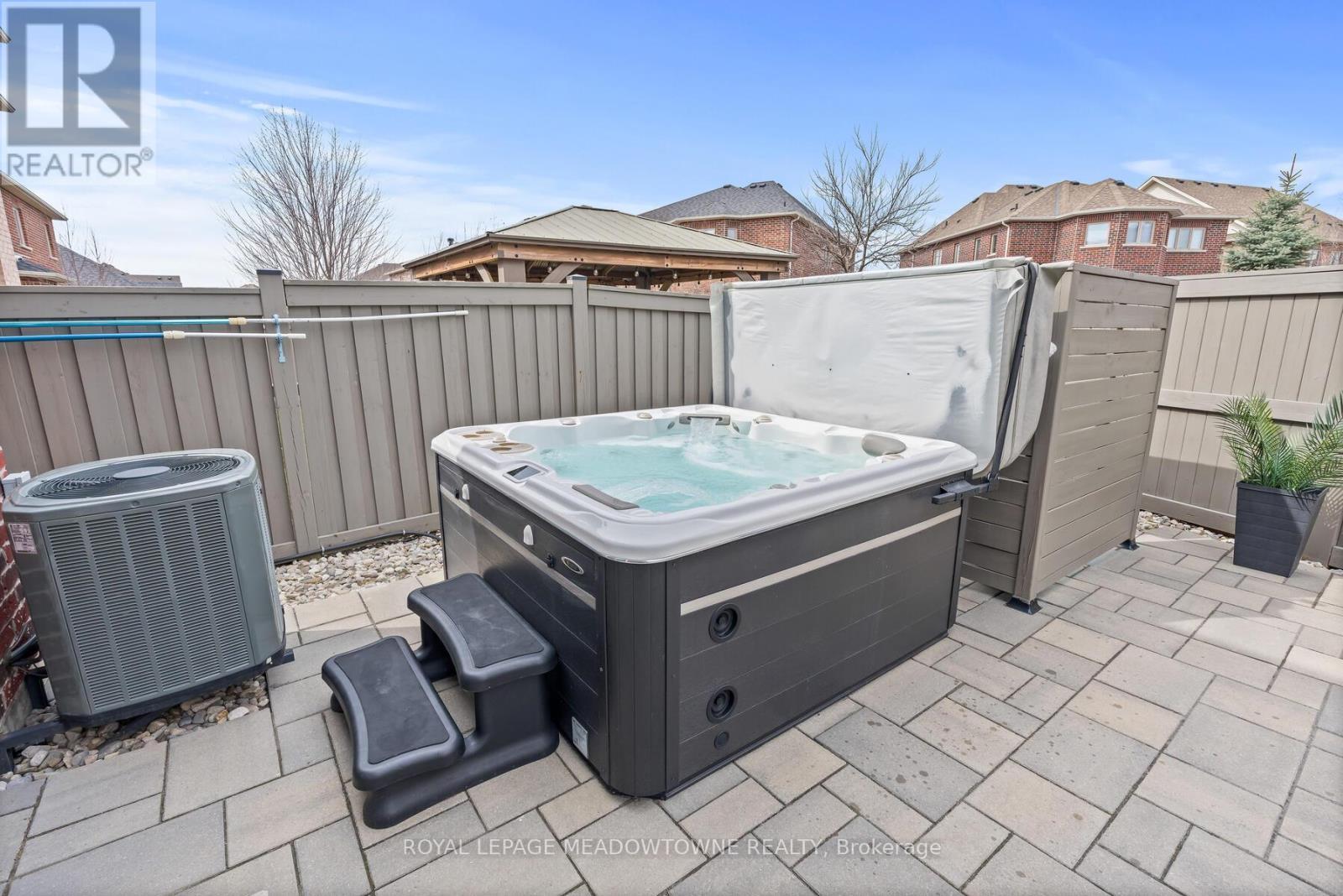 












67 HIDDEN LAKE TRAIL

,
Halton Hills,




Ontario
L7G0K6

