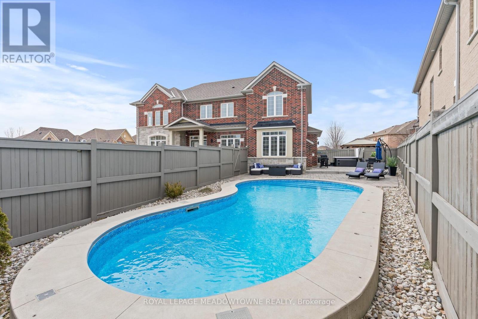 












67 HIDDEN LAKE TRAIL

,
Halton Hills,




Ontario
L7G0K6

