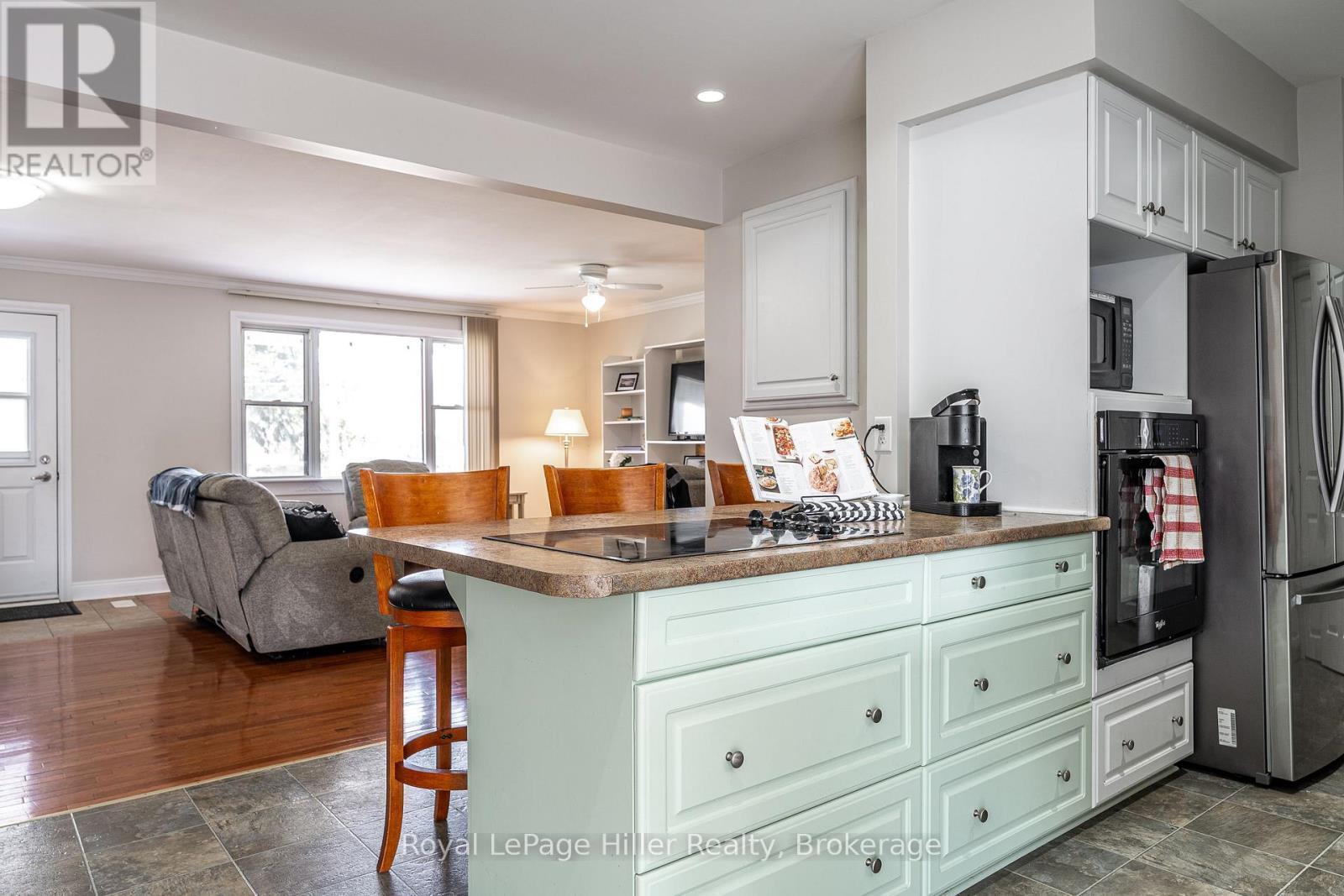 












113 WHITELOCK STREET S

,
Stratford,




Ontario
N5A1T2

