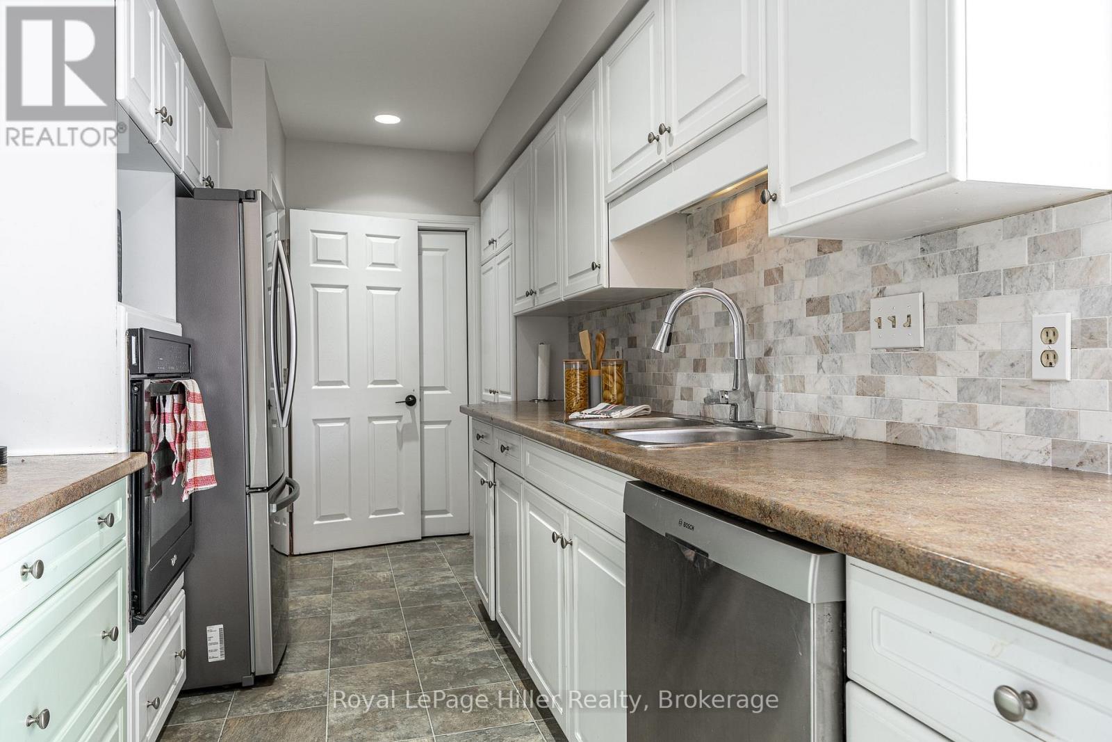 












113 WHITELOCK STREET S

,
Stratford,




Ontario
N5A1T2

