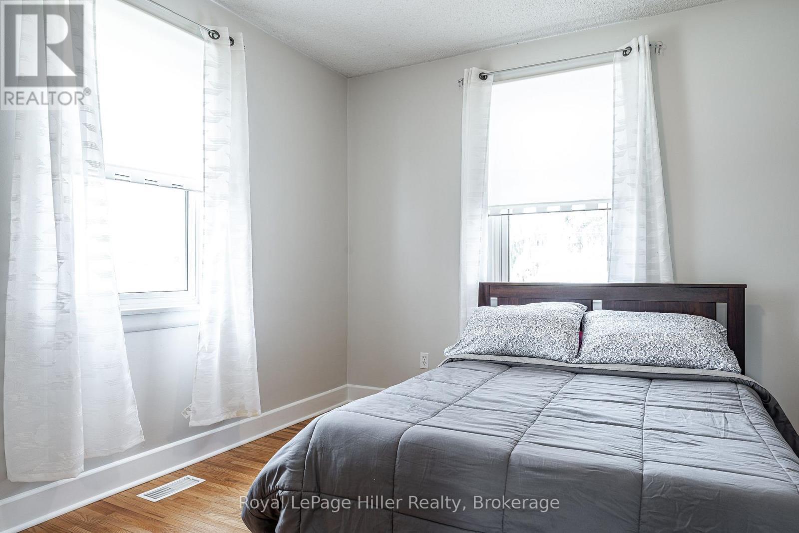 












113 WHITELOCK STREET S

,
Stratford,




Ontario
N5A1T2


