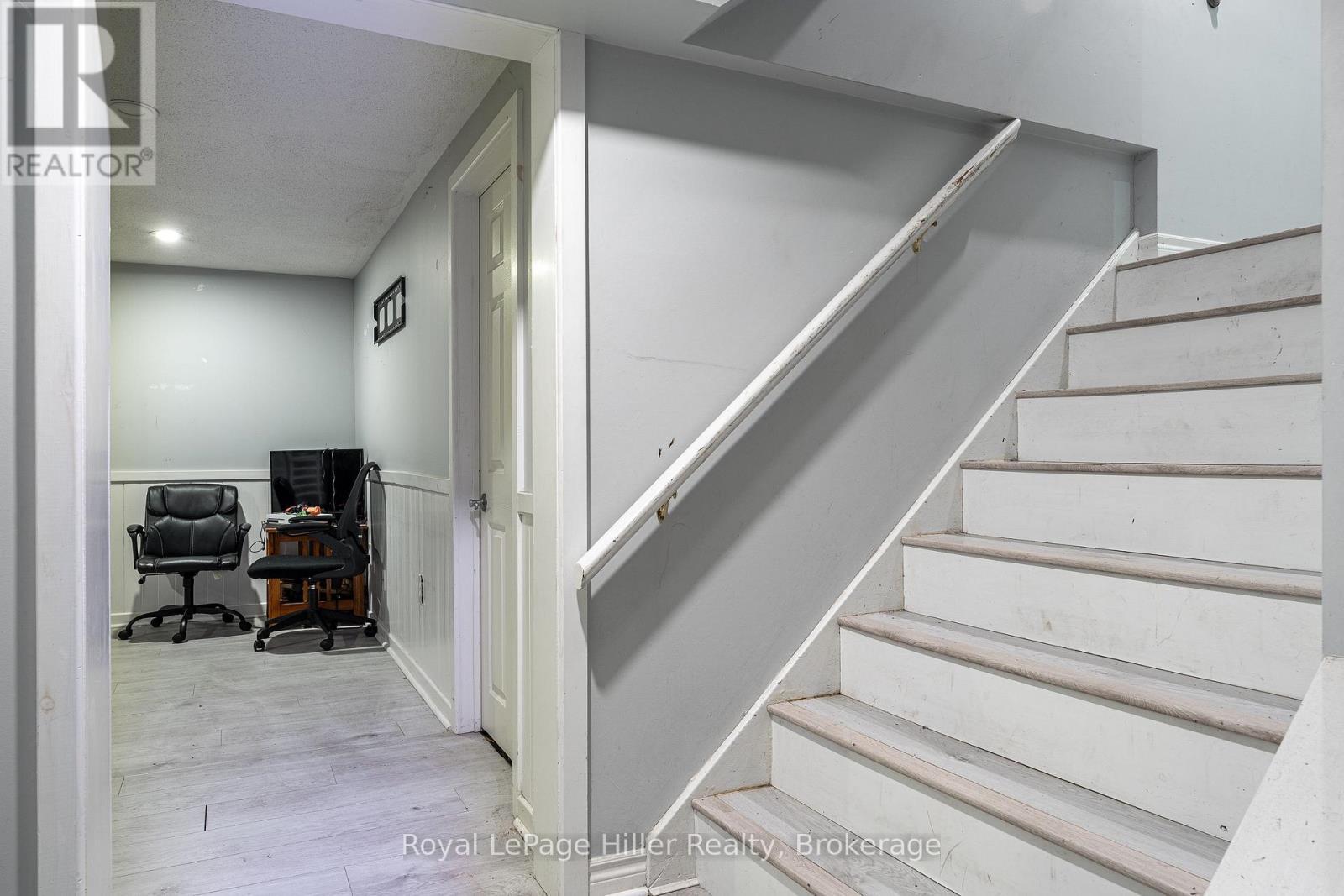 












113 WHITELOCK STREET S

,
Stratford,




Ontario
N5A1T2

