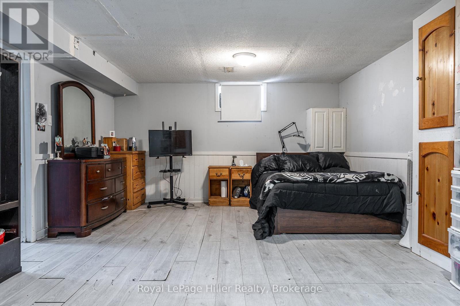 












113 WHITELOCK STREET S

,
Stratford,




Ontario
N5A1T2

