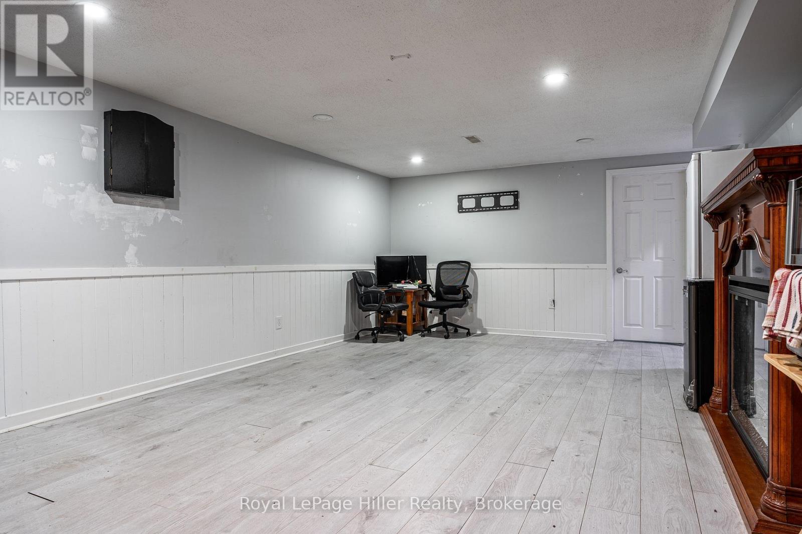 












113 WHITELOCK STREET S

,
Stratford,




Ontario
N5A1T2

