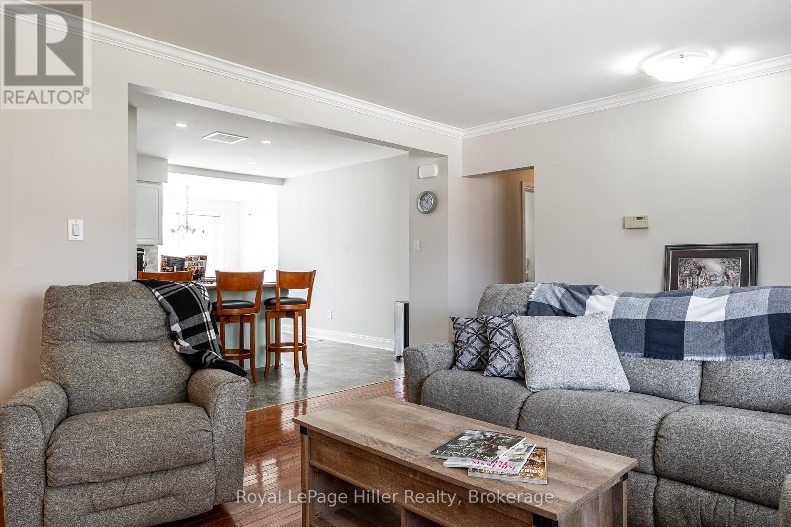 












113 WHITELOCK STREET S

,
Stratford,




Ontario
N5A1T2

