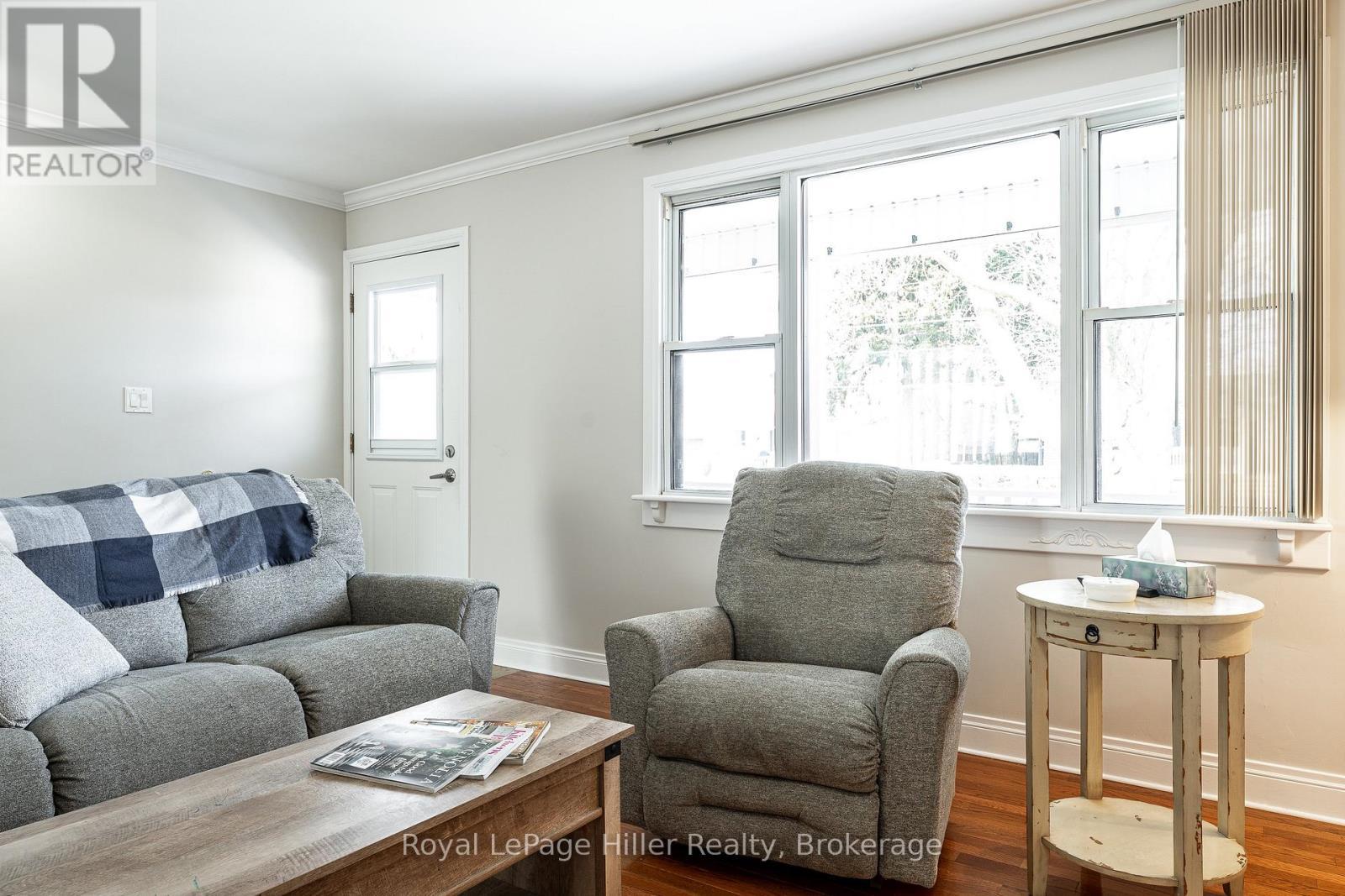 












113 WHITELOCK STREET S

,
Stratford,




Ontario
N5A1T2

