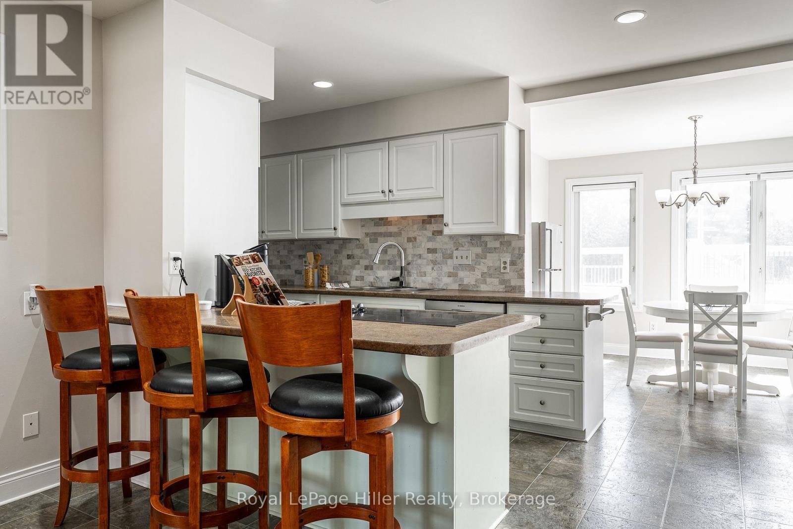 












113 WHITELOCK STREET S

,
Stratford,




Ontario
N5A1T2

