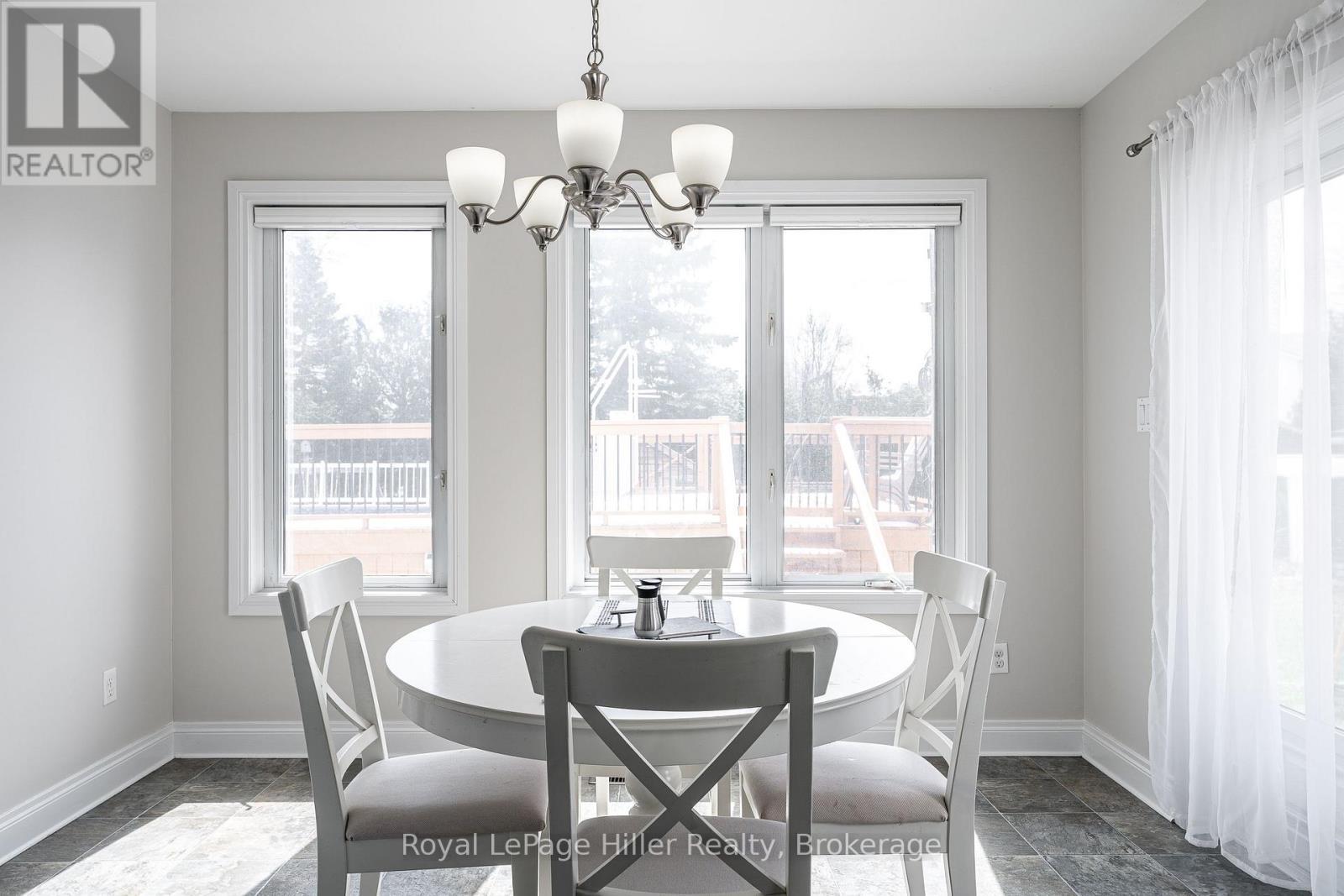 












113 WHITELOCK STREET S

,
Stratford,




Ontario
N5A1T2

