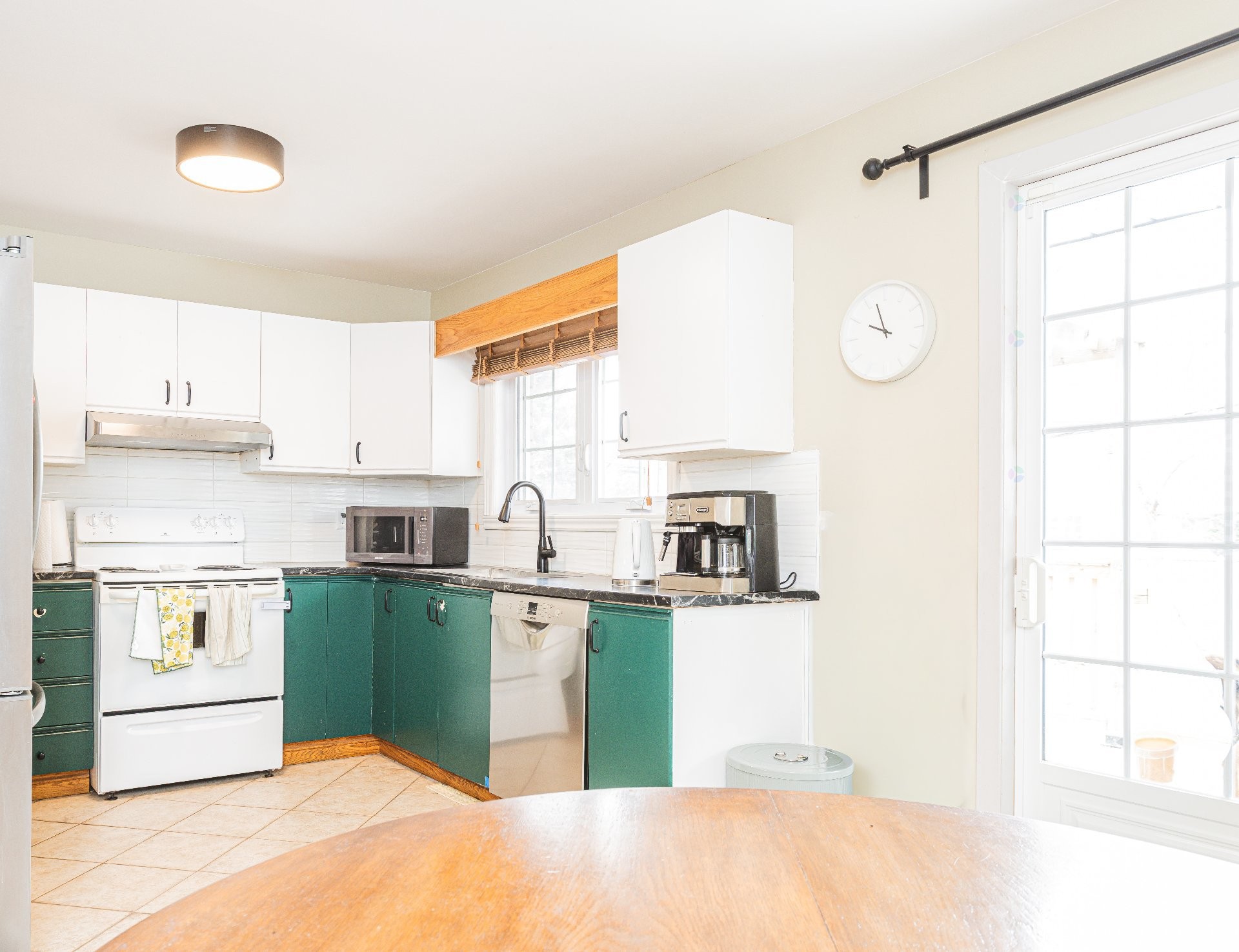 









10


Rue Canterbury

,
Dollard-des-Ormeaux,




QC
H9A2G1

