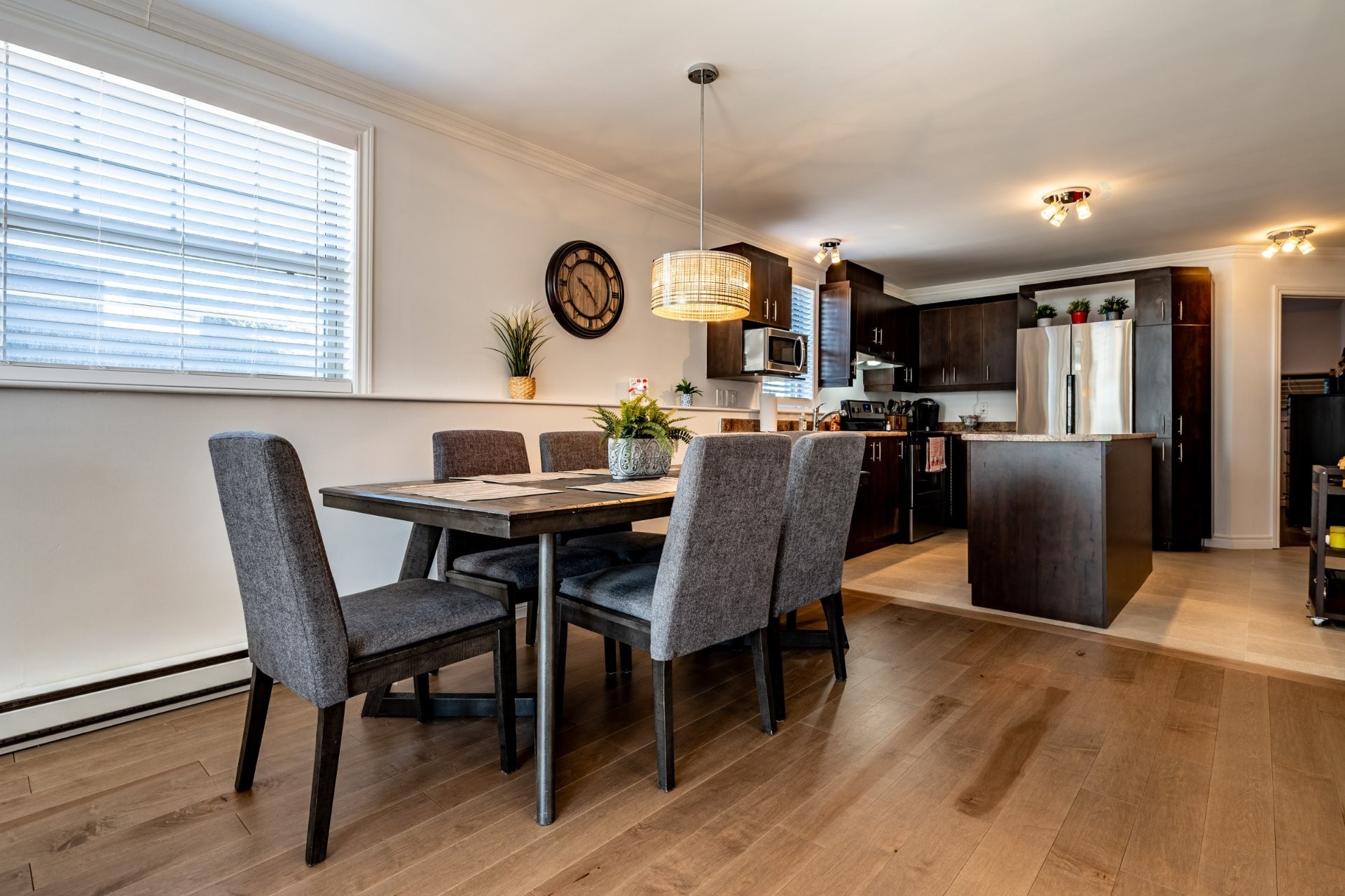 









5660


Rue Marion

, 2,
Trois-Rivières,




QC
G9A6M9

