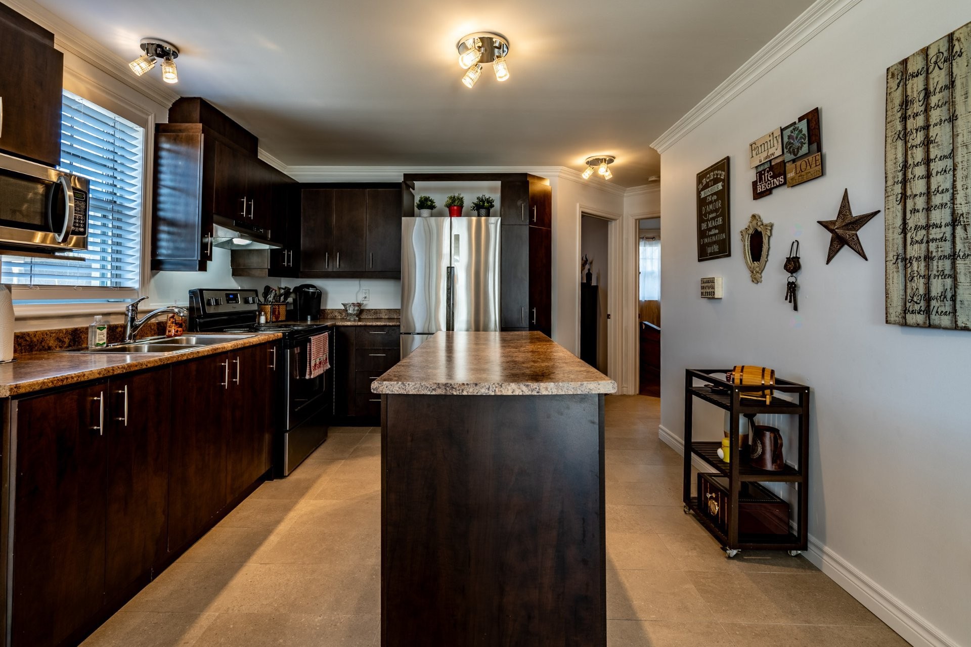 









5660


Rue Marion

, 2,
Trois-Rivières,




QC
G9A6M9

