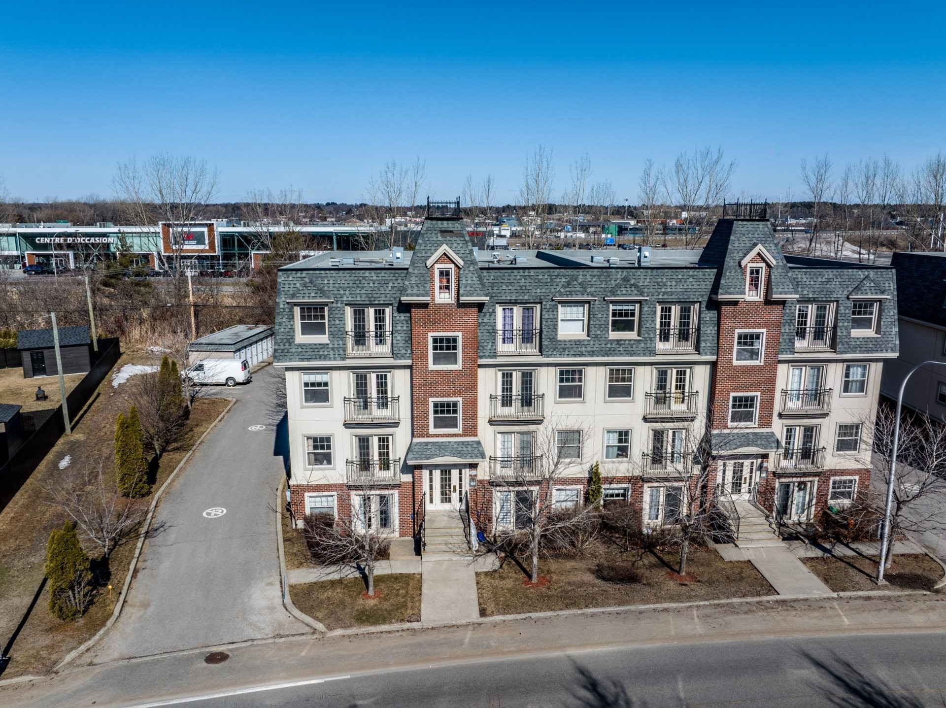 









5660


Rue Marion

, 2,
Trois-Rivières,




QC
G9A6M9

