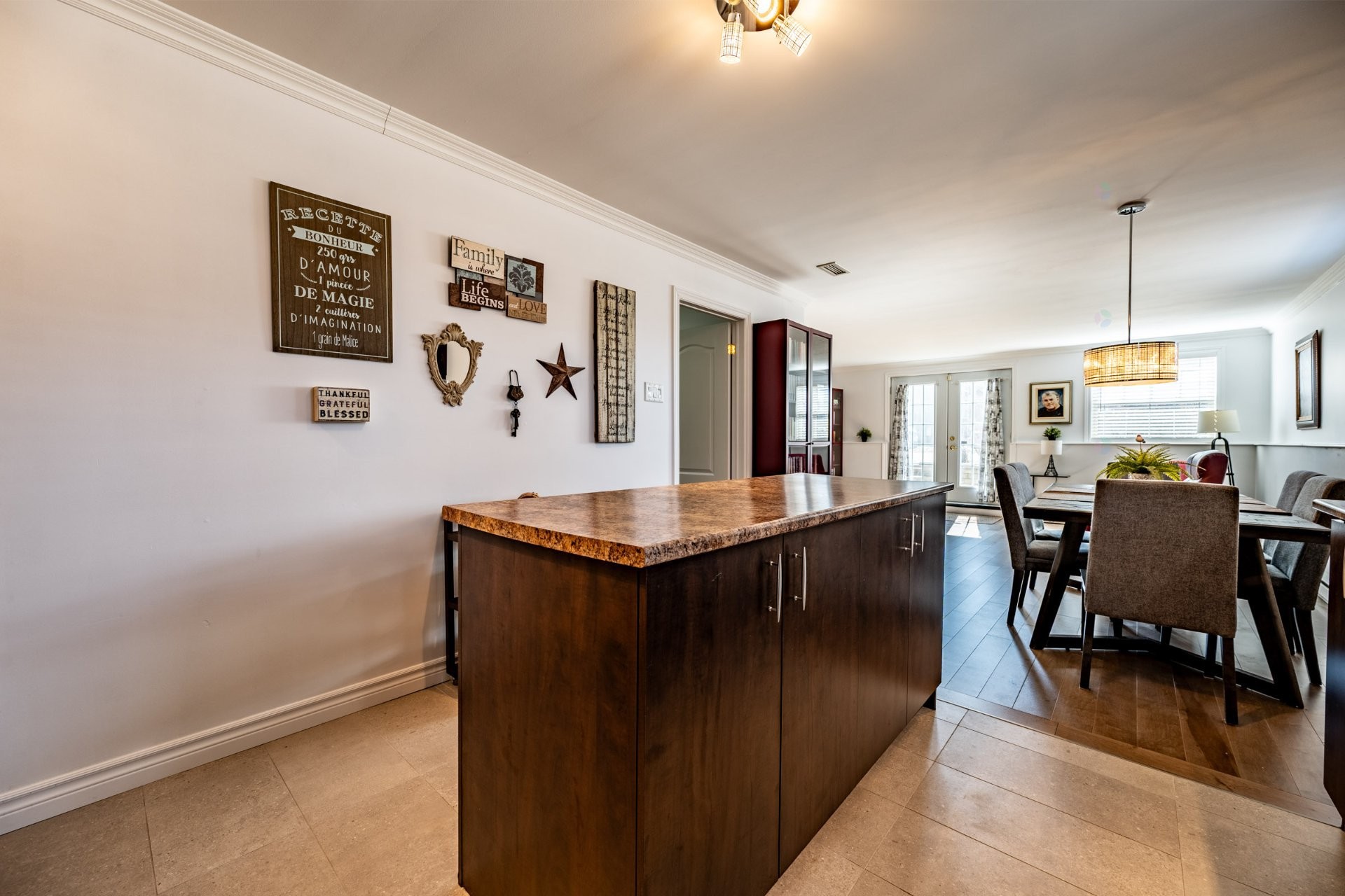 









5660


Rue Marion

, 2,
Trois-Rivières,




QC
G9A6M9

