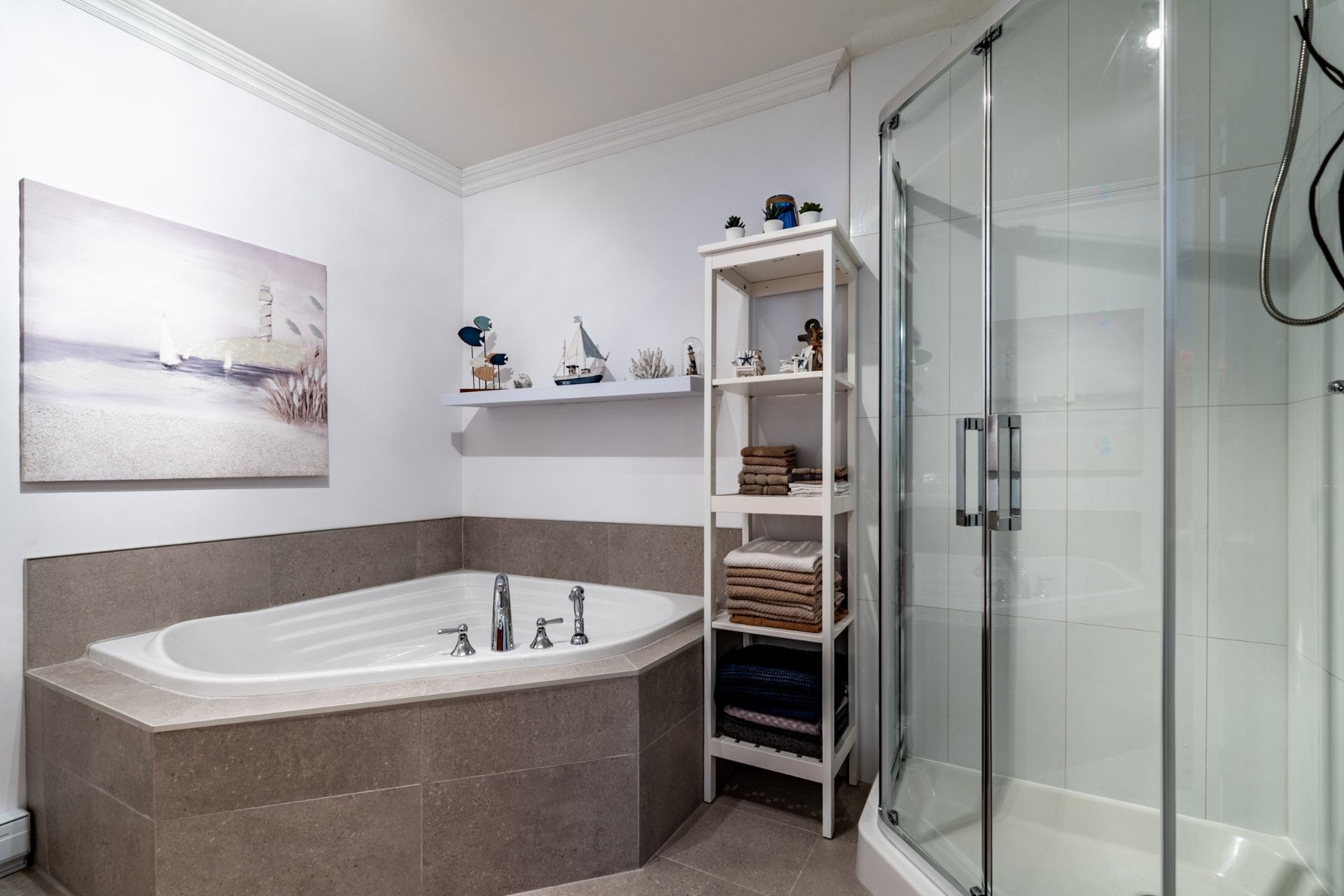 









5660


Rue Marion

, 2,
Trois-Rivières,




QC
G9A6M9

