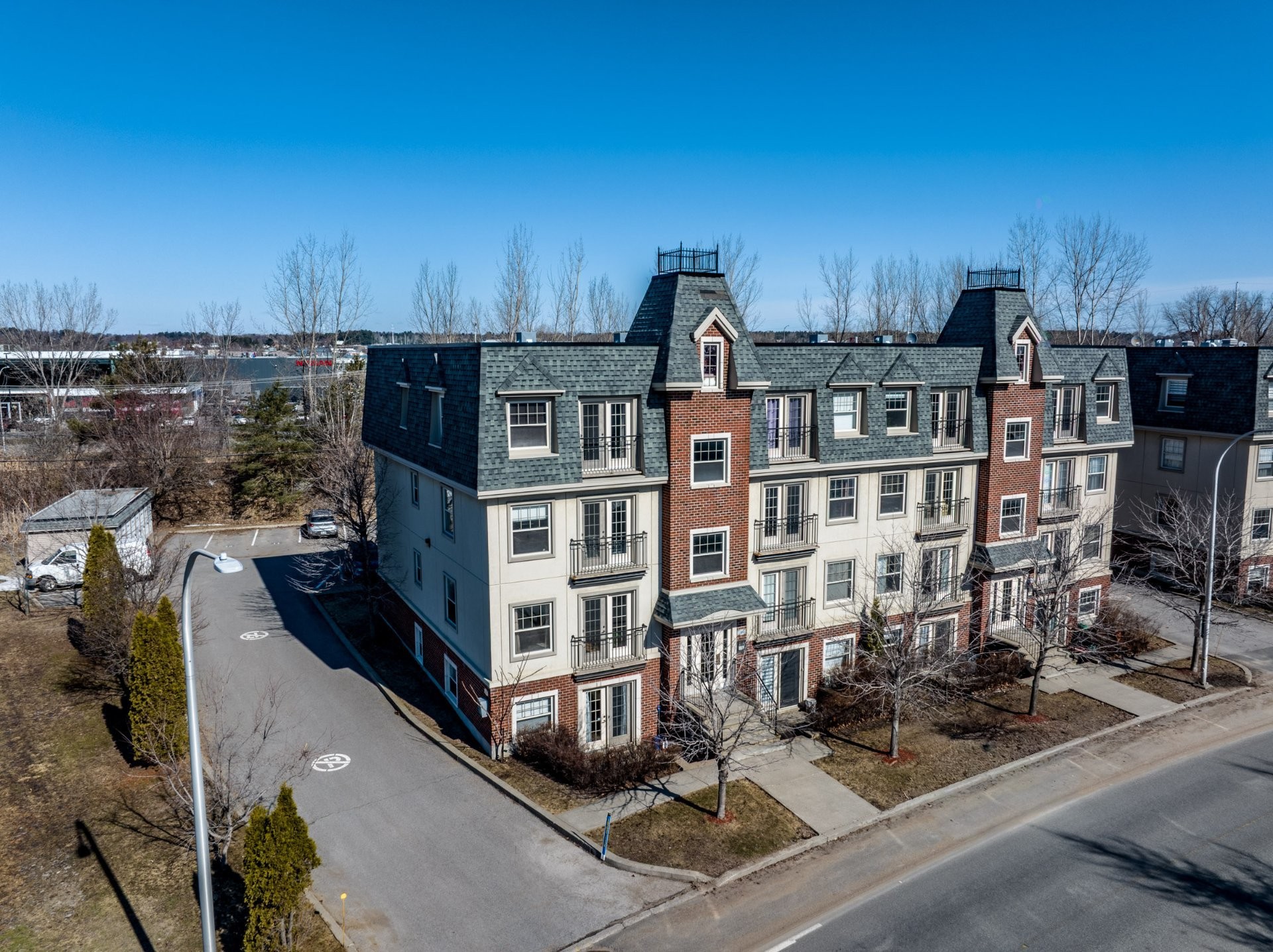 









5660


Rue Marion

, 2,
Trois-Rivières,




QC
G9A6M9

