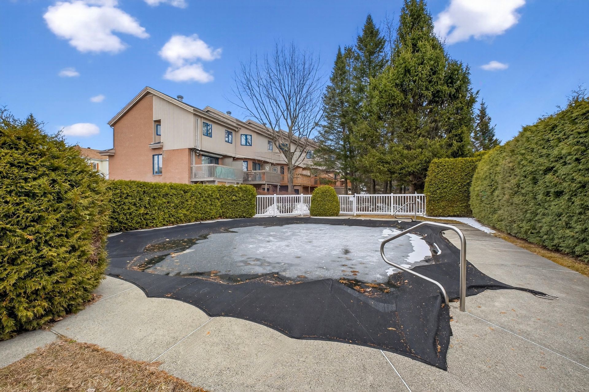 









2720


Rue Beaudry

,
Sherbrooke (Les Nations),




QC
J1L2N6

