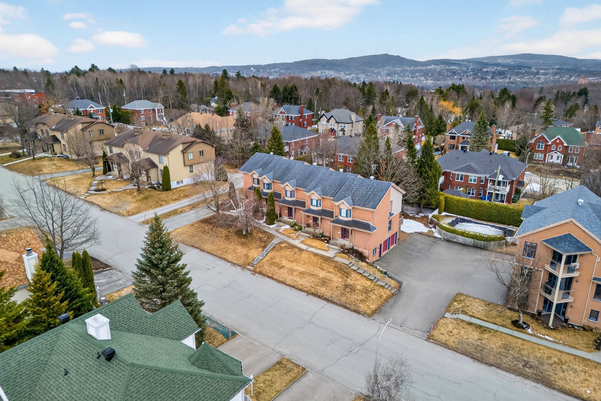 









2720


Rue Beaudry

,
Sherbrooke (Les Nations),




QC
J1L2N6

