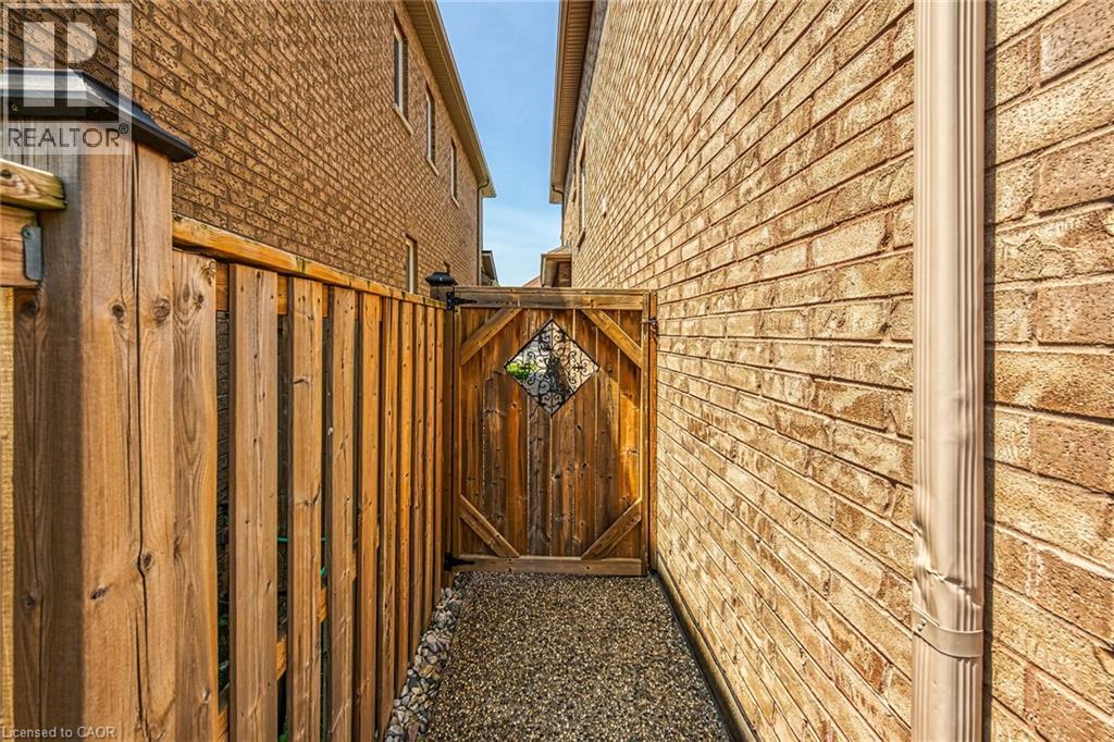 












78 CHAUMONT Drive

,
Stoney Creek,




Ontario
L8J0J8


