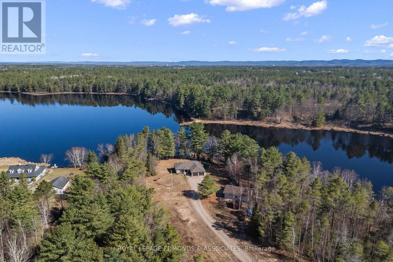 












768 AIRPORT ROAD

,
Petawawa,




Ontario
K8A6W7

