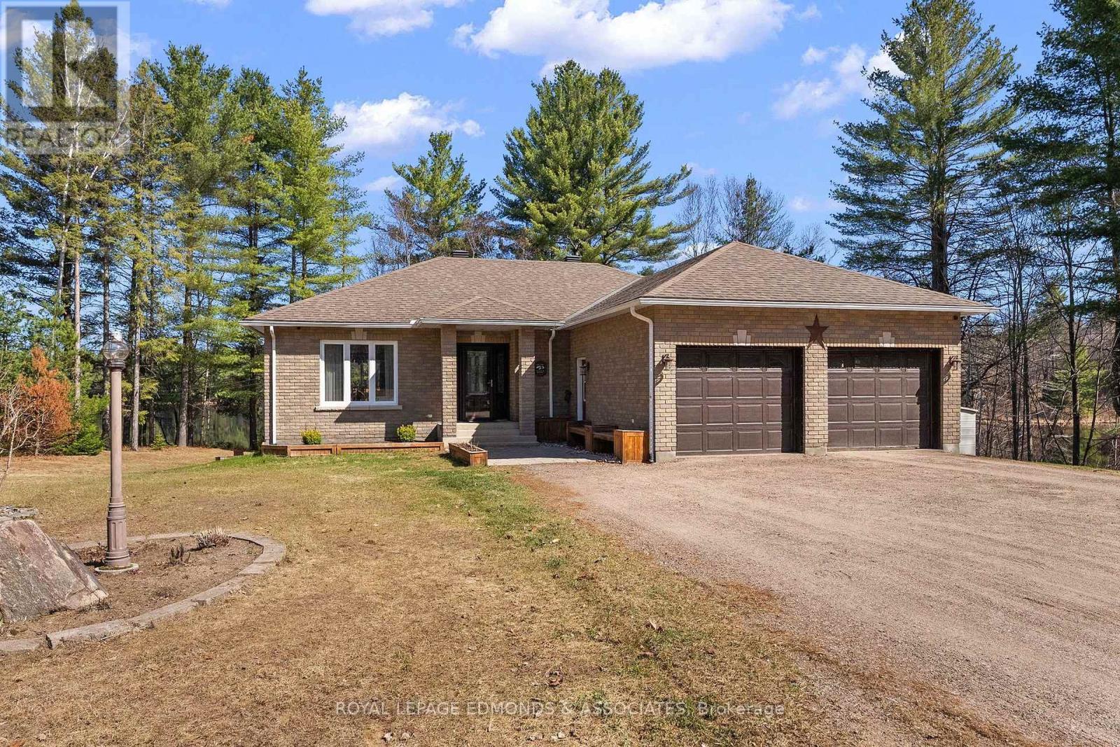 












768 AIRPORT ROAD

,
Petawawa,




Ontario
K8A6W7

