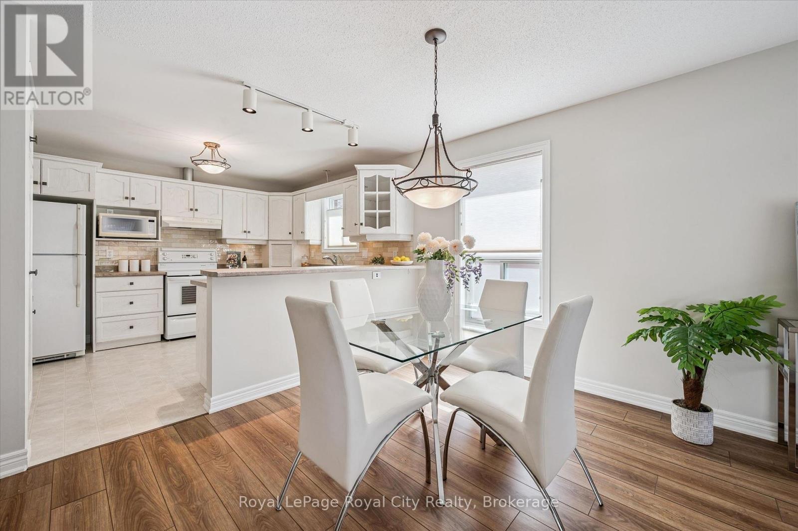 












68 BASSWOOD DRIVE

,
Guelph (Village By The Arboretum),




Ontario
N1G4X7

