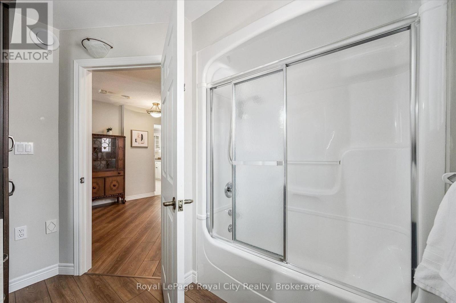 












68 BASSWOOD DRIVE

,
Guelph (Village By The Arboretum),




Ontario
N1G4X7

