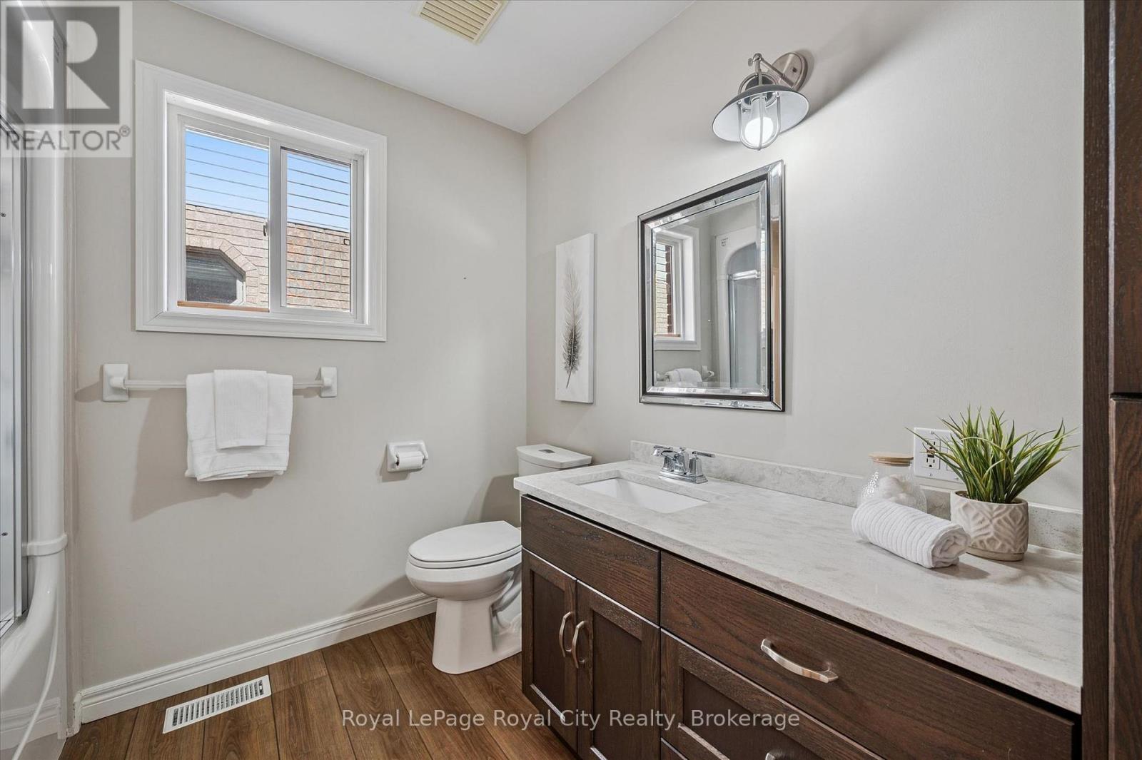 












68 BASSWOOD DRIVE

,
Guelph (Village By The Arboretum),




Ontario
N1G4X7

