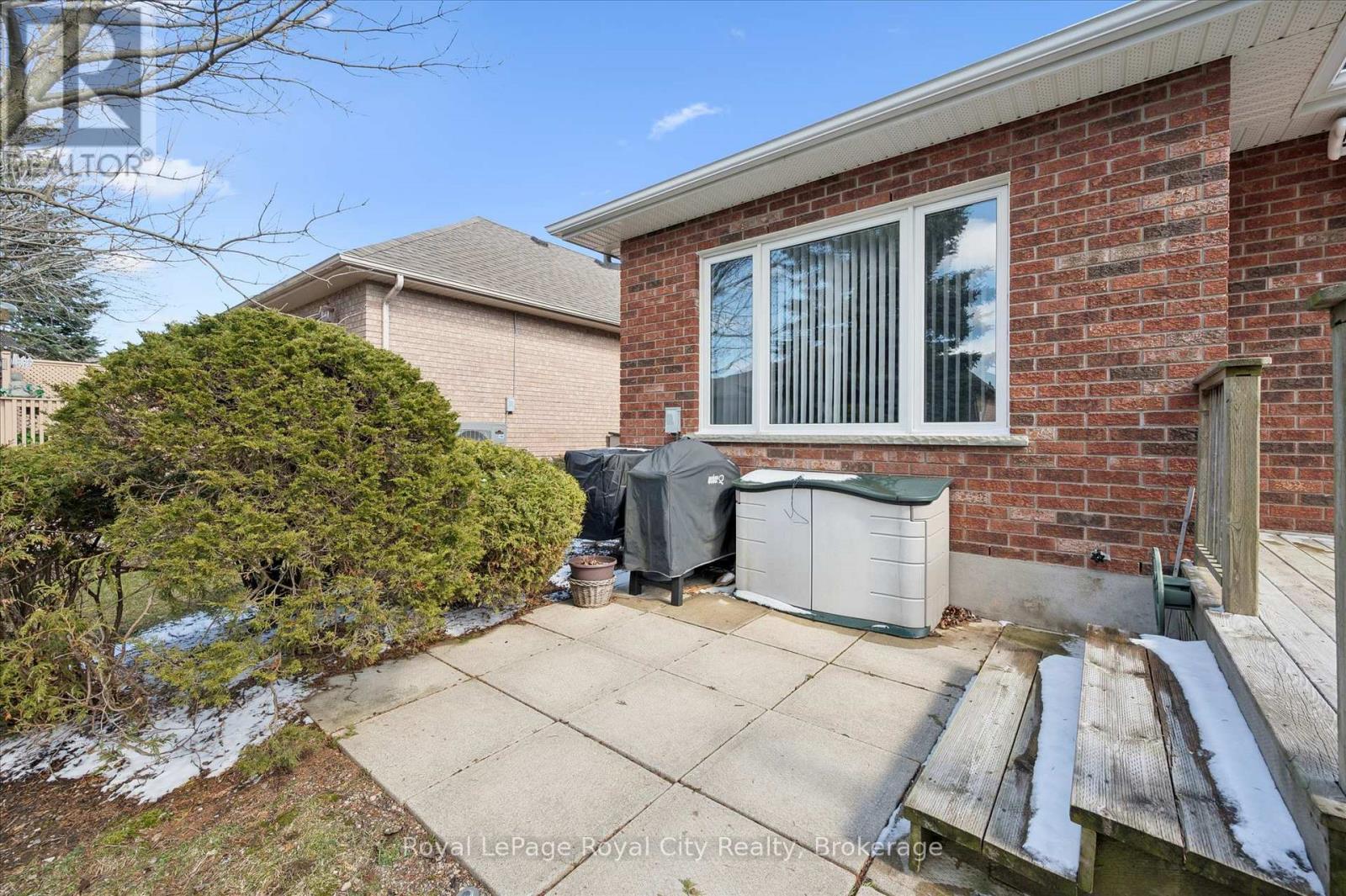 












68 BASSWOOD DRIVE

,
Guelph (Village By The Arboretum),




Ontario
N1G4X7

