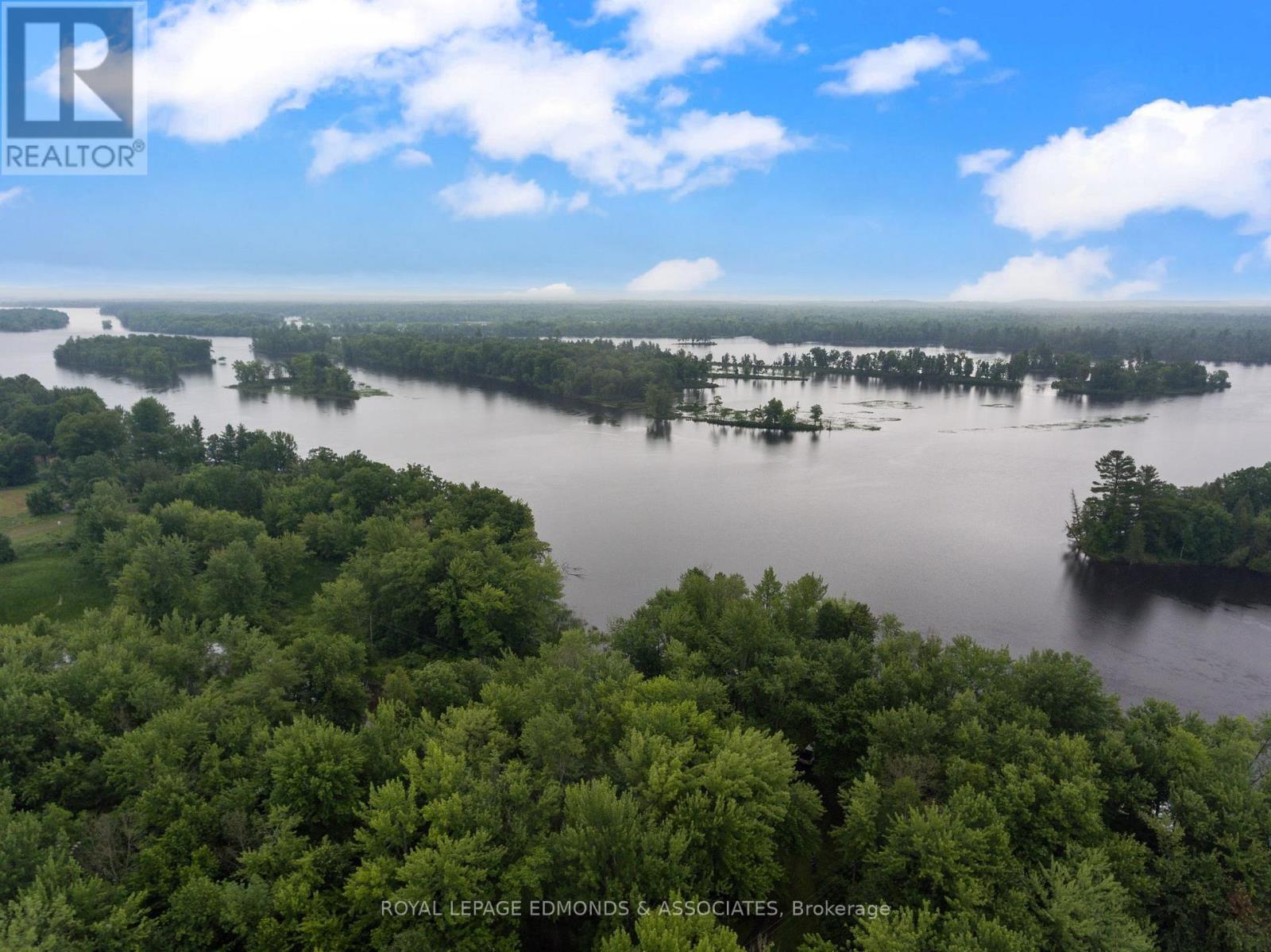 












178 PURPLE FINCH TRAIL

,
Whitewater Region,




Ontario
K0J1C0

