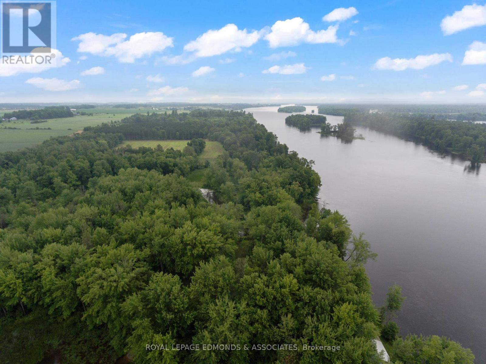 












178 PURPLE FINCH TRAIL

,
Whitewater Region,




Ontario
K0J1C0

